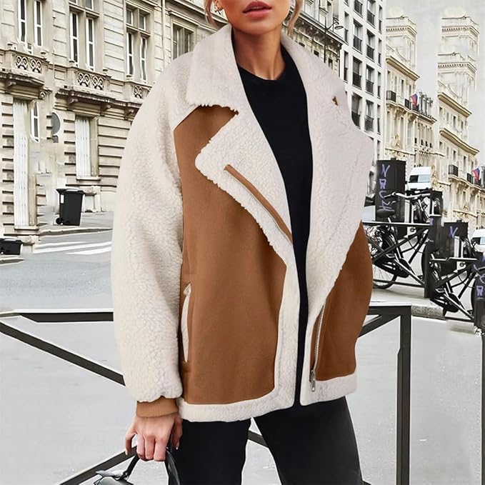 Damjacka i kort lammvelour i mocka – Mjuk varm vinterkappa i khaki och beige