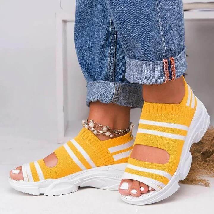 Comfortable Woven Peep-toe Sandals - Koyers