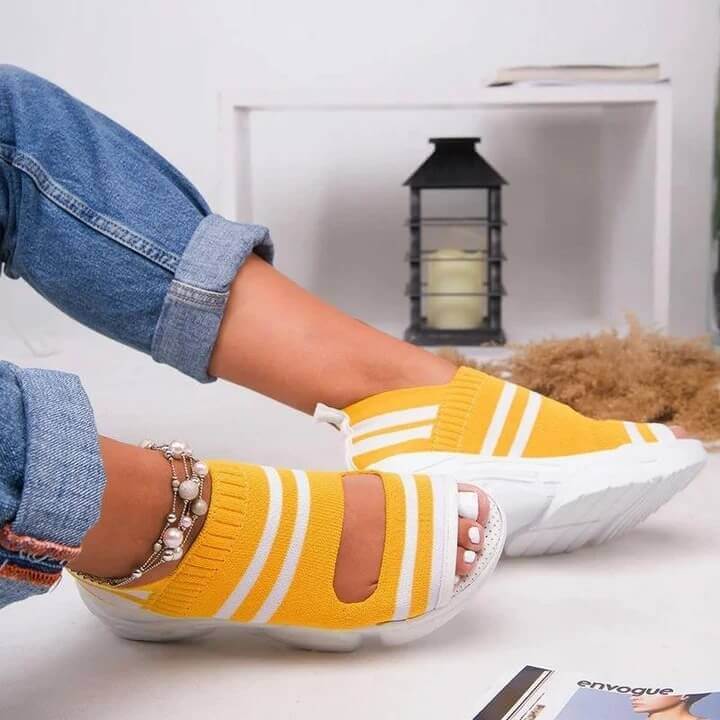 Comfortable Woven Peep-toe Sandals - Koyers